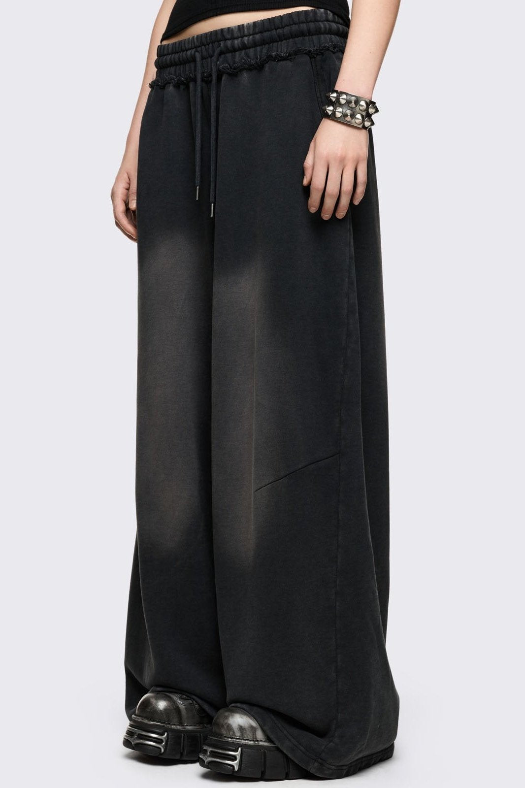 Blur Black Washed Sweatpants | Minga London Top Pick