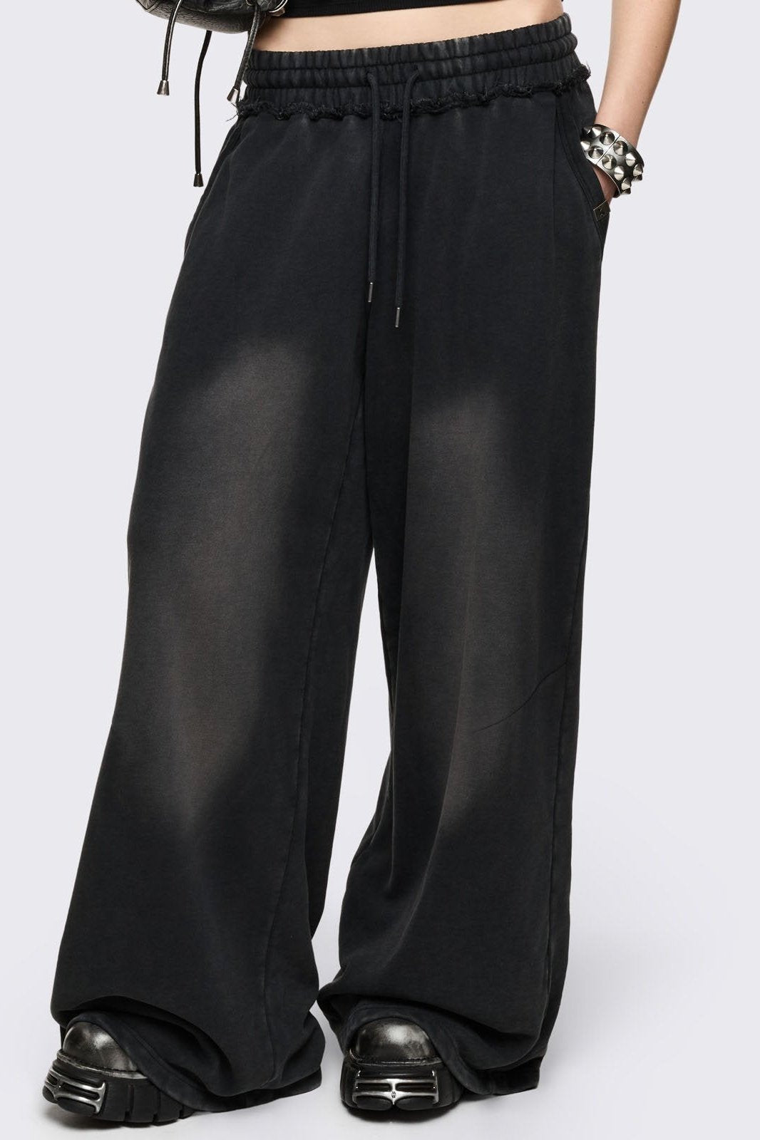 Blur Black Washed Sweatpants | Minga London Top Pick