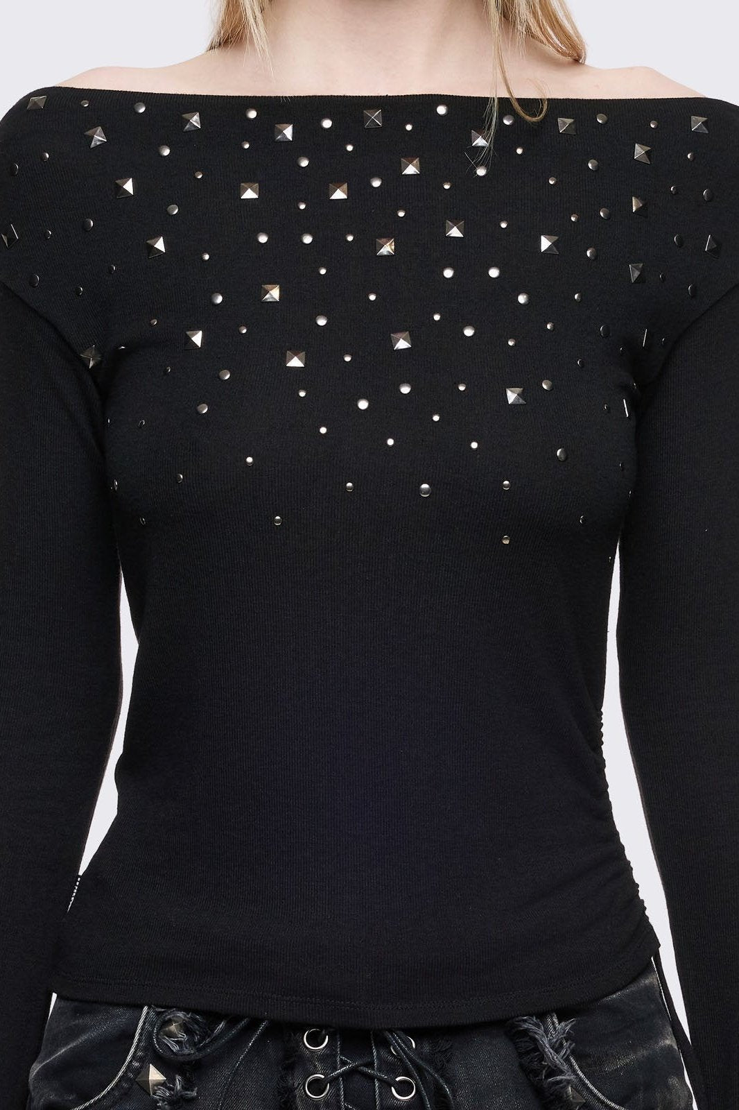 Maria Black Off-Shoulder Top | Minga London Customer Favorite
