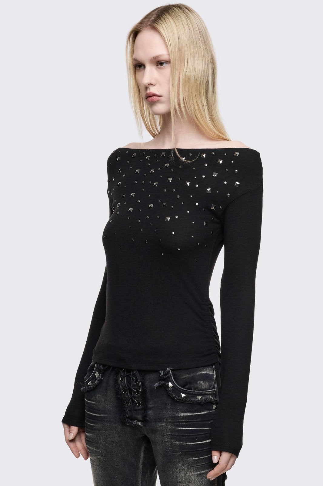 Maria Black Off-Shoulder Top | Minga London Customer Favorite